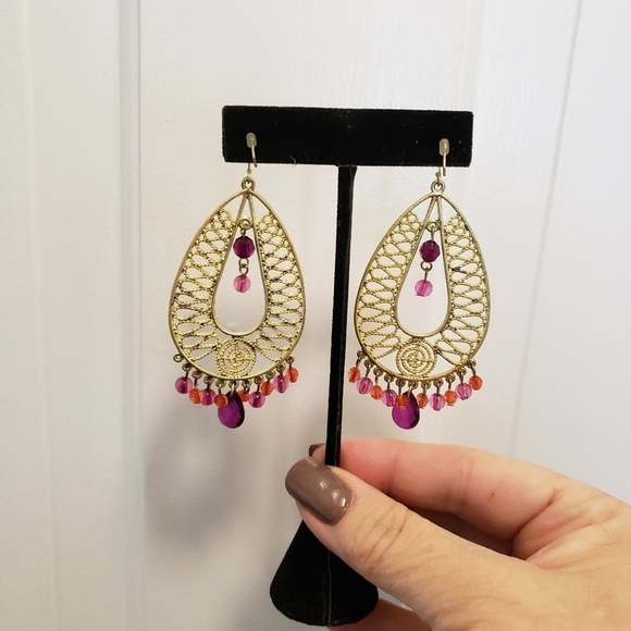 EUC Fashion Jewelry Dangle Goldtone & Beaded Earring Set - Picture 3 of 5